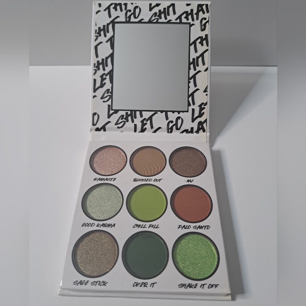 Makeup Revolution Eyeshadow Palette